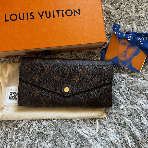 LOUIS VUITTON MONOGRAM SARAH WALLET LONG - Picture 3 of 15